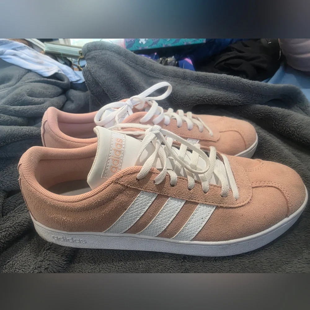 Adidas Womens Size 10 Pink Sneakers - Picture 4 of 7